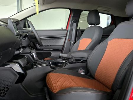 2025-Renault-Kiger-10T-Intens-Auto_17