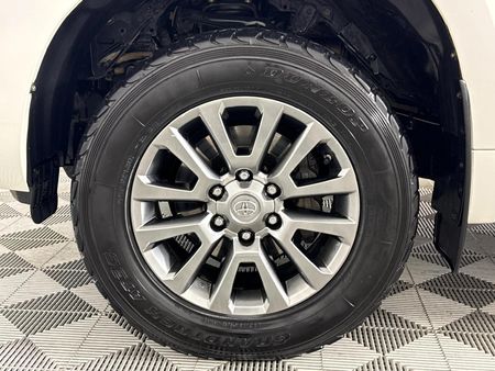 2018-Toyota-Land-Cruiser-Prado-30-D-VX-L-Auto_4