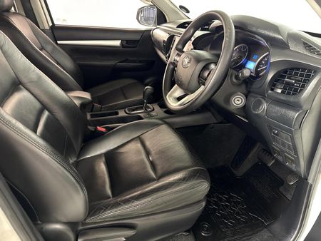 2020-Toyota-Hilux-24-GD-6-Raised-Body-SRX-Auto-Double-Cab_9