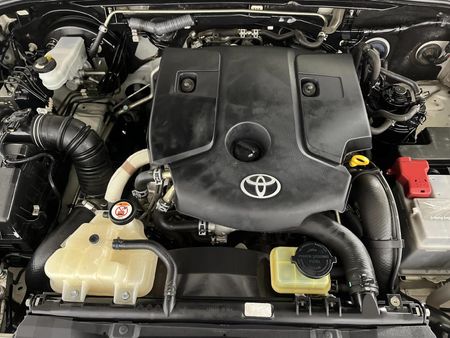 2020-Toyota-Hilux-24-GD-6-Raised-Body-SRX-Auto-Double-Cab_13