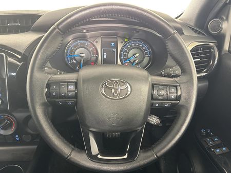 2024-Toyota-Hilux-28-GD-6-Raised-Body-Legend-Auto-Extended-Cab_10