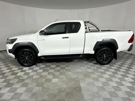 2024-Toyota-Hilux-28-GD-6-Raised-Body-Legend-Auto-Extended-Cab_15