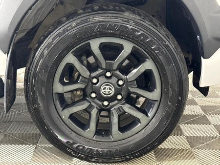 2024-Toyota-Hilux-28-GD-6-Raised-Body-Legend-Auto-Extended-Cab_4