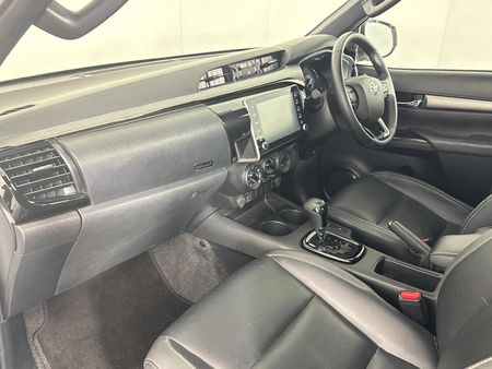 2024-Toyota-Hilux-28-GD-6-Raised-Body-Legend-Auto-Extended-Cab_7