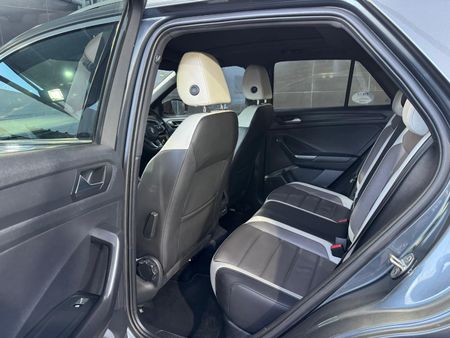 2021-Volkswagen-T-Roc-20-TSI-4Motion-R-Line-Auto_14