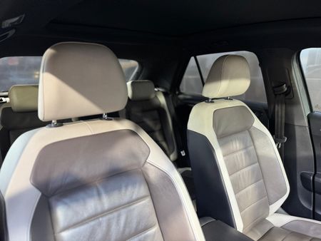 2021-Volkswagen-T-Roc-20-TSI-4Motion-R-Line-Auto_18