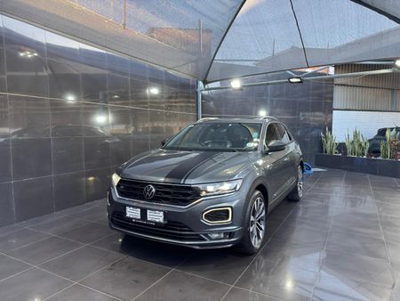 2021-Volkswagen-T-Roc-20-TSI-4Motion-R-Line-Auto_1