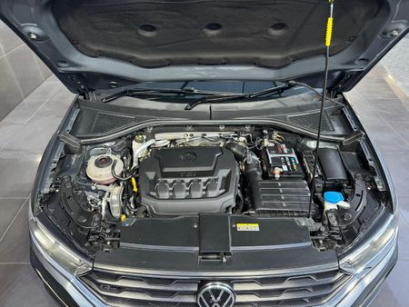 2021-Volkswagen-T-Roc-20-TSI-4Motion-R-Line-Auto_22
