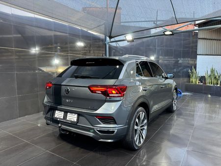 2021-Volkswagen-T-Roc-20-TSI-4Motion-R-Line-Auto_5