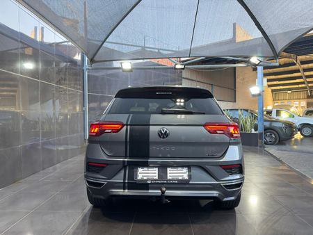 2021-Volkswagen-T-Roc-20-TSI-4Motion-R-Line-Auto_6