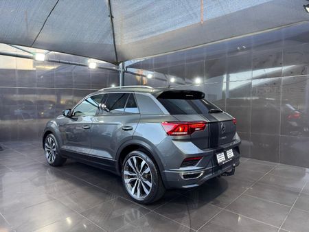 2021-Volkswagen-T-Roc-20-TSI-4Motion-R-Line-Auto_7