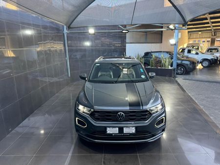 2021-Volkswagen-T-Roc-20-TSI-4Motion-R-Line-Auto_8