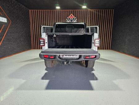 2024-Jeep-Gladiator-Rubicon-36-4x4-Auto-Double-Cab_22