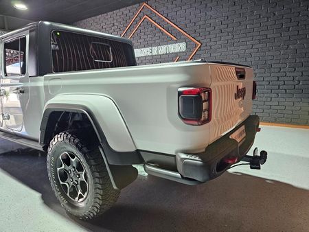 2024-Jeep-Gladiator-Rubicon-36-4x4-Auto-Double-Cab_26