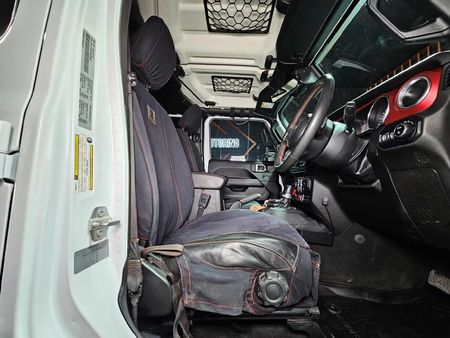 2024-Jeep-Gladiator-Rubicon-36-4x4-Auto-Double-Cab_7