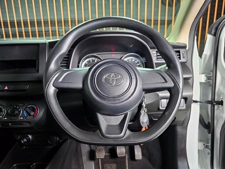 2026-Toyota-Rumion-15-S_9