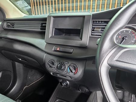 2026-Toyota-Rumion-15-S_12