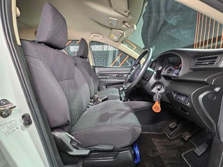 2026-Toyota-Rumion-15-S_8