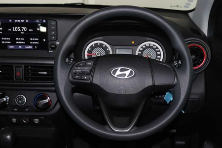 2026-Hyundai-Grand-i10-10-Motion_7