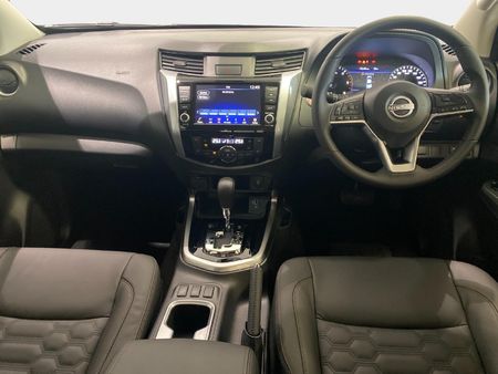 2026-Nissan-Navara-25DDTi-Stealth-Auto_10
