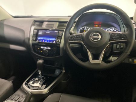 2026-Nissan-Navara-25DDTi-Stealth-Auto_15