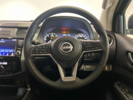 2026-Nissan-Navara-25DDTi-Stealth-Auto_17
