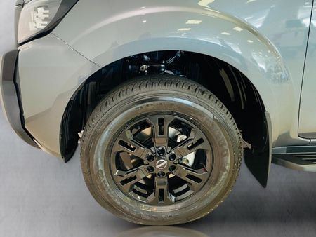 2026-Nissan-Navara-25DDTi-Stealth-Auto_6