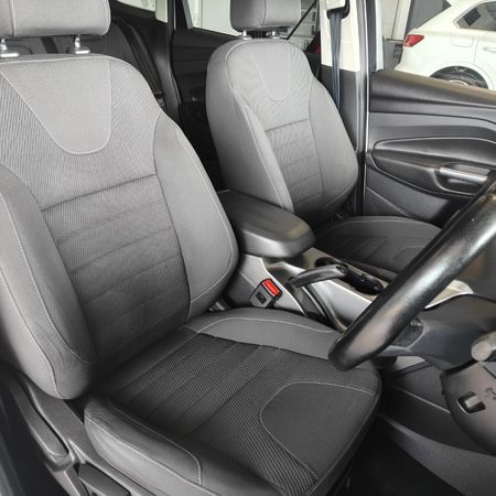 2015-Ford-Kuga-15-EcoBoost-Trend_11