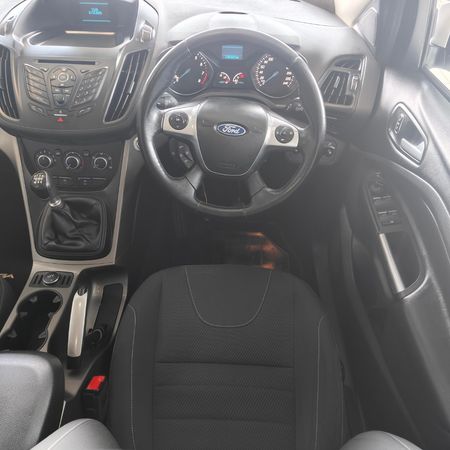 2015-Ford-Kuga-15-EcoBoost-Trend_12