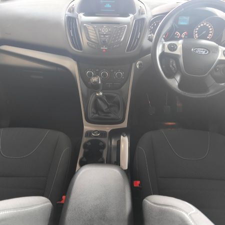 2015-Ford-Kuga-15-EcoBoost-Trend_13
