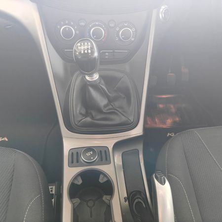 2015-Ford-Kuga-15-EcoBoost-Trend_14