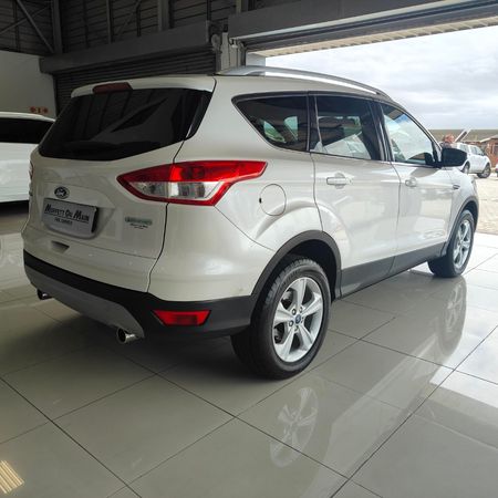 2015-Ford-Kuga-15-EcoBoost-Trend_2