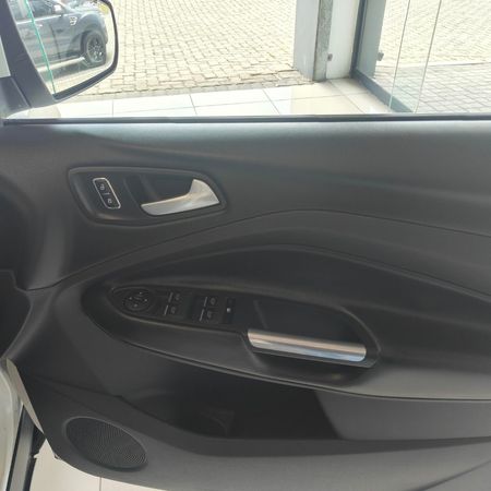 2015-Ford-Kuga-15-EcoBoost-Trend_7