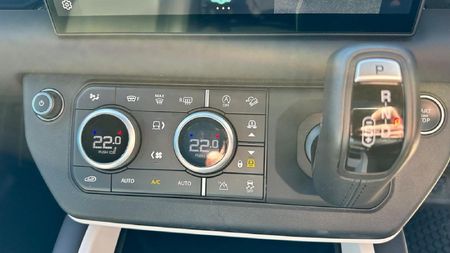 2025-Land-Rover-Defender-110-D350-X-Dynamic-HSE_12