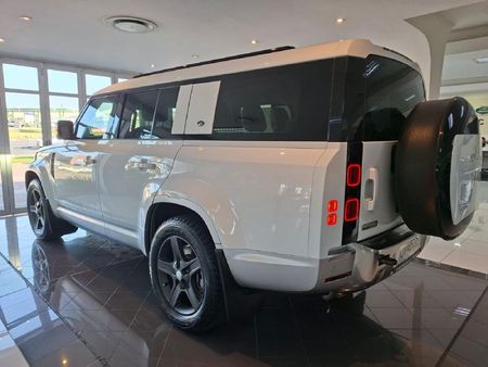 2023-Land-Rover-Defender-130-30D-First-Edition_9