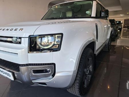 2023-Land-Rover-Defender-130-30D-First-Edition_11