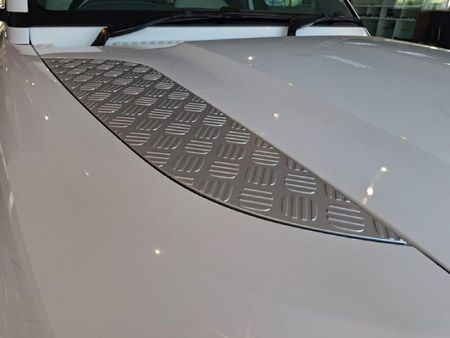 2023-Land-Rover-Defender-130-30D-First-Edition_12