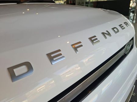 2023-Land-Rover-Defender-130-30D-First-Edition_13