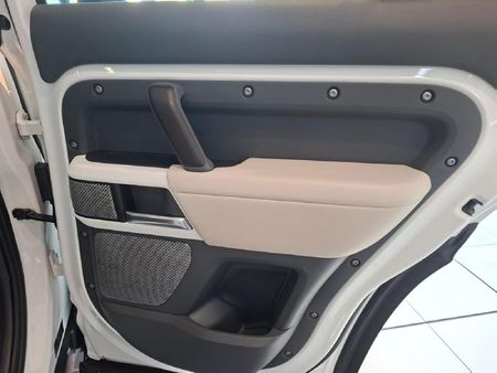 2023-Land-Rover-Defender-130-30D-First-Edition_22