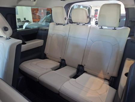 2023-Land-Rover-Defender-130-30D-First-Edition_24