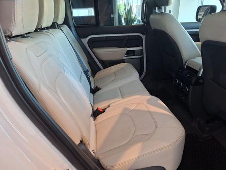 2023-Land-Rover-Defender-130-30D-First-Edition_28