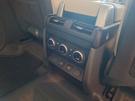 2023-Land-Rover-Defender-130-30D-First-Edition_29