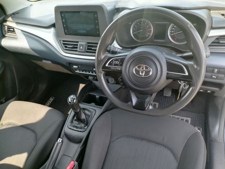 2022-Toyota-Starlet-15-XI-MT_5