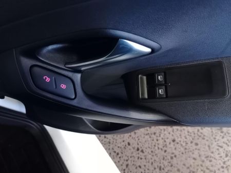 2026-Volkswagen-Polo-Vivo-14_19