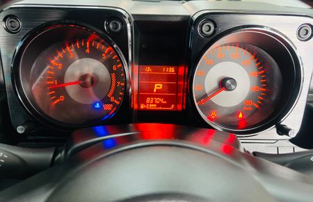 2021-Suzuki-Jimny-15-GLX-Auto_13