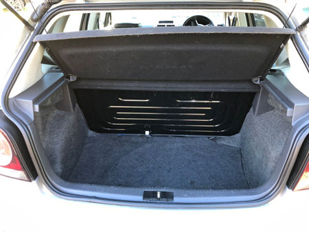2014-Volkswagen-Polo-Vivo-16-Maxx_17