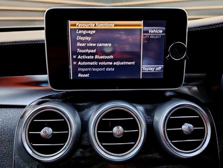 2015-Mercedes-Benz-C-Class-C-250-AMG-Line-Auto_15