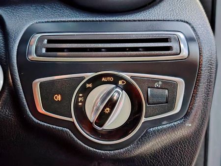 2015-Mercedes-Benz-C-Class-C-250-AMG-Line-Auto_21