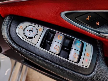 2015-Mercedes-Benz-C-Class-C-250-AMG-Line-Auto_7
