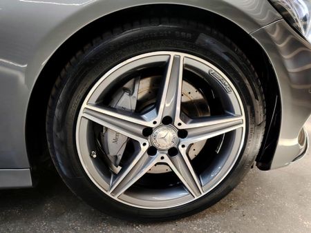 2015-Mercedes-Benz-C-Class-C-250-AMG-Line-Auto_8